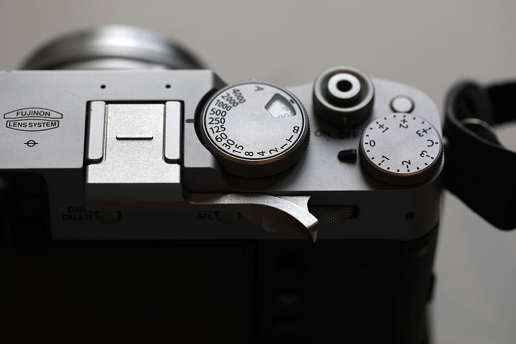 FujiFilm x100v buttons